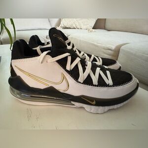 Nike Lebron XVII React Basketball "Metallic Gold" Shoe Men 8.5 Wmn 10 CD5007-101